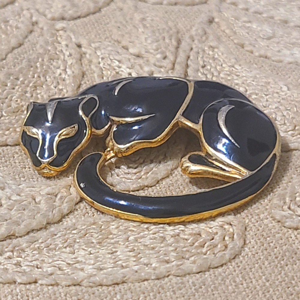 Vintage Black Panther Leopard Cat Gold Collar Elegant Brooch Pin